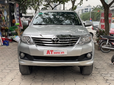 toyota fortuner tự động cá nhân chính chủ xe sản xuất 2012