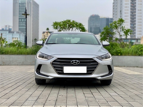vừa cập bến hyundai elantra 1.6 AT một chủ từ mới