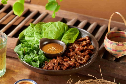 Bò nướng lạc cảnh