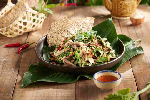 Gỏi cà ri rau rừng (ăn kèm bánh mè)