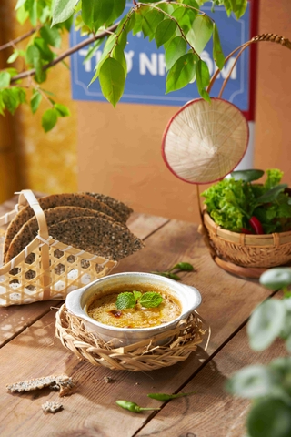 Pate nóng xúc bánh mè