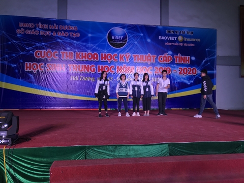 Lắp đặt hệ thống ánh sáng sân khấu cho trường THPT Chuyên Nguyễn Trãi Thành Phố Hải Dương