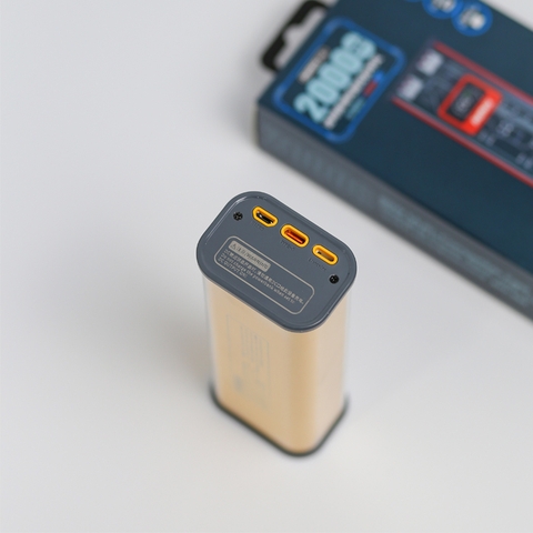 Pin sạc dự phòng trong suốt Remax RPP-689 20000 mAh