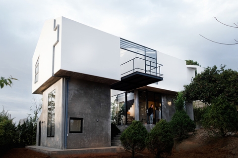 TA House