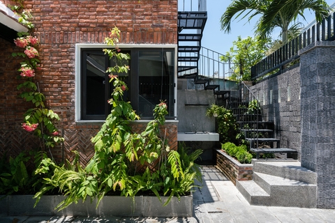 42M House