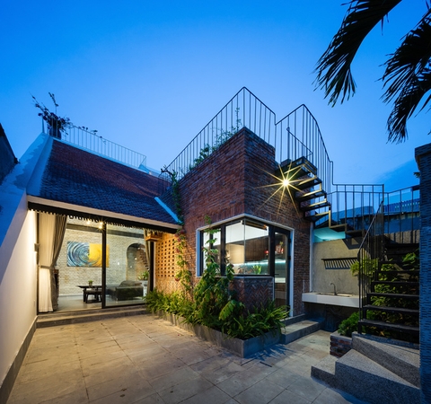 42M House