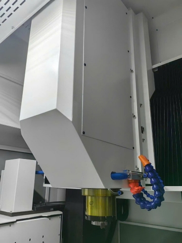 Máy CNC Gia Công Trung Tâm YS-650
