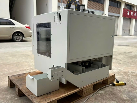 Máy CNC mini để bàn 3 trục hành trình X200 × Y150 × Z250 – trục chính 2.2kW, servo 400W