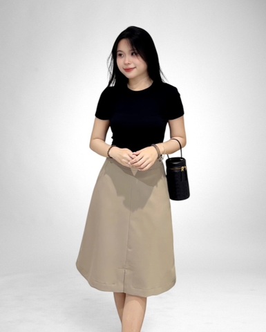 Váy A xẻ trước 2 túi,  2 lớp