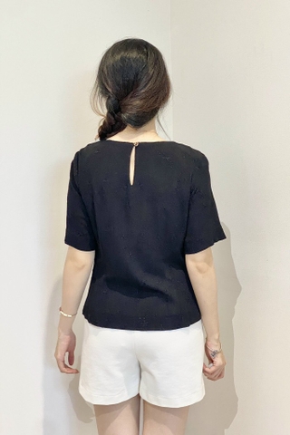 Áo cổ tròn bèo ren trụ trước, tay ngắn, nút sau