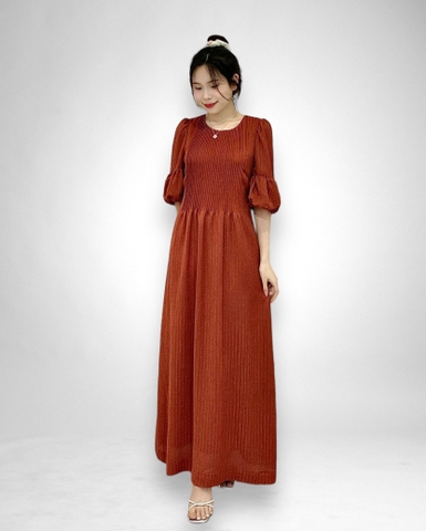 Đầm maxi cổ tròn, trước chạy cỏ, tay lỡ