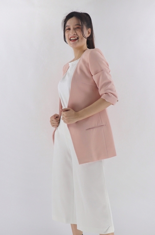 Vest dài cổ sâu đắp tay lỡ