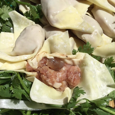 HOÀNH THÁNH TÔM THỊT