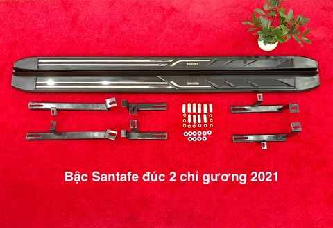 Bậc lên xuống viền inox chỉ gương Santafe 2022+