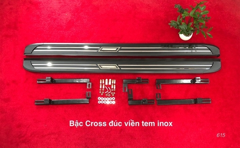 Bậc lên xuống TOYOTA CROSS, bậc bước chân cross 2021 - 2025 mẫu viền tem inox