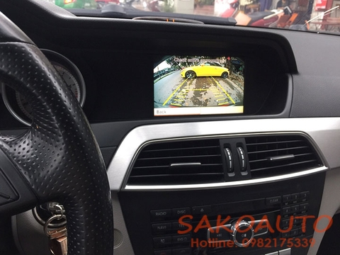 mercedes lắp camera lùi