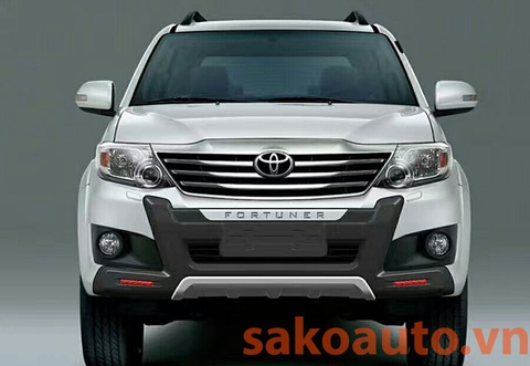 ốp cản fortuner 2015