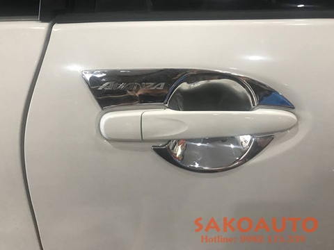 hõm chống xước tay cửa phía ngoài avanza