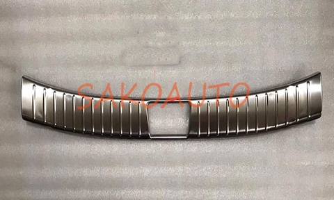 ốp chống trầy phía trong xe santafe 2019