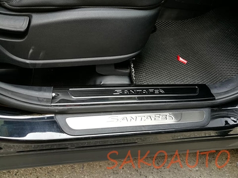 óp bậc trong hyundai santafe 2019