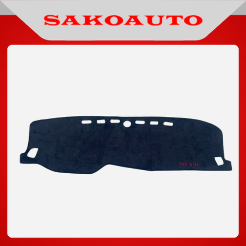 Thảm taplo Yaris Cross 2023 - 2025 màu đen, có chống trượt hàng cao cấp chất liệu da vân cacbon hoặc nhung 3 lớp