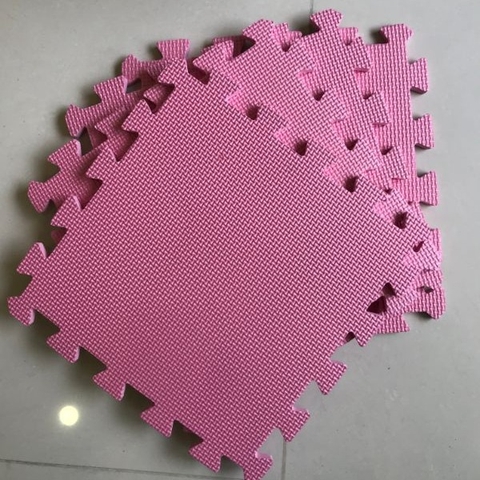 Xốp trải sàn màu hồng 30x30 cm