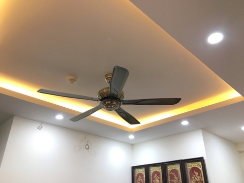 Công suất của quạt trần là bao nhiêu?