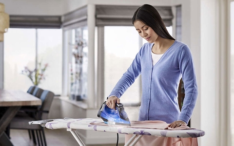 Bàn ủi điện là một thiết bị không thể thiếu trong cuộc sống