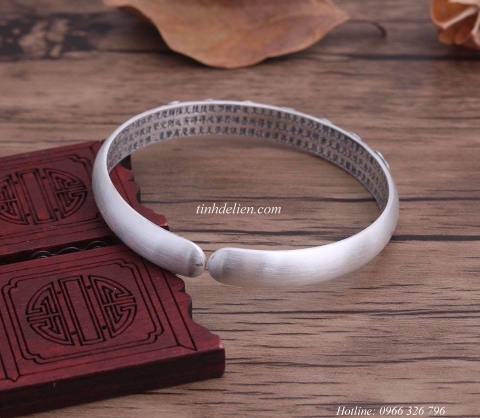 VÒNG BẠC ĐEO TAY KHẮC BÁT NHÃ TÂM KINH VÀ OM MANI PADME HUM