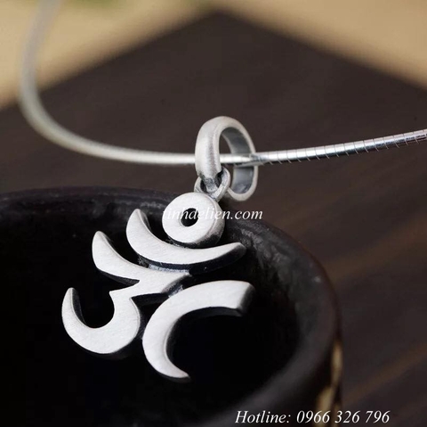 MẶT DÂY CHUYỀN CHỮ OM