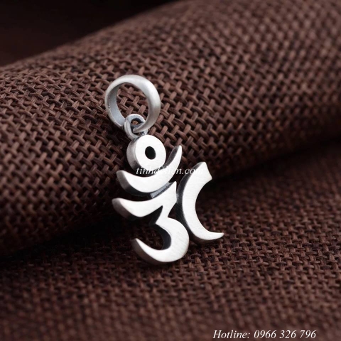 MẶT DÂY CHUYỀN CHỮ OM