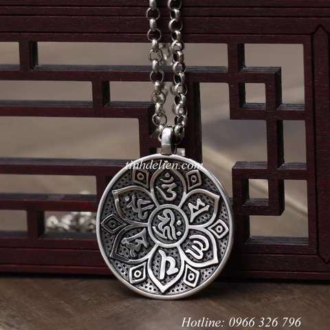 MẶT DÂY CHUYỀN KHẮC OM MANI PADME HUM VÀ CHỮ VẠN