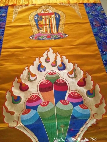RÈM GẤM THÊU BIỂU TƯỢNG NGỌC MANI VÀ KALACHAKRA