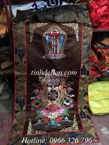 RÈM GẤM THÊU BIỂU TƯỢNG KALACHAKRA VÀ BÁT CÁT TƯỜNG KẾT HỢP