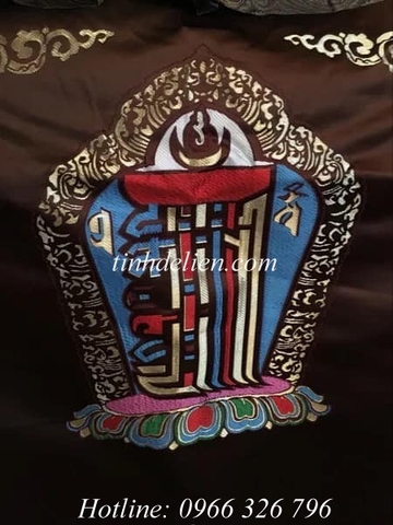 RÈM GẤM THÊU BIỂU TƯỢNG KALACHAKRA VÀ BÁT CÁT TƯỜNG KẾT HỢP