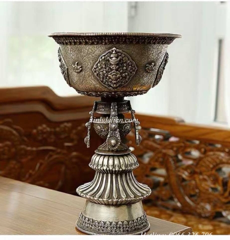 CHÂN ĐÈN BƠ CÚNG PHẬT