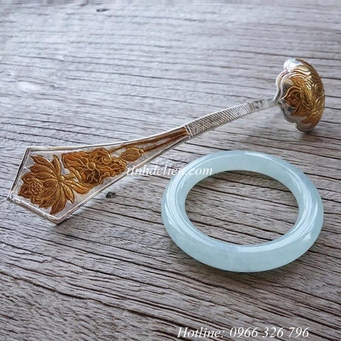 MÓC Y BẠC MẠ VÀNG VÀ KHUY NGỌC BÍCH
