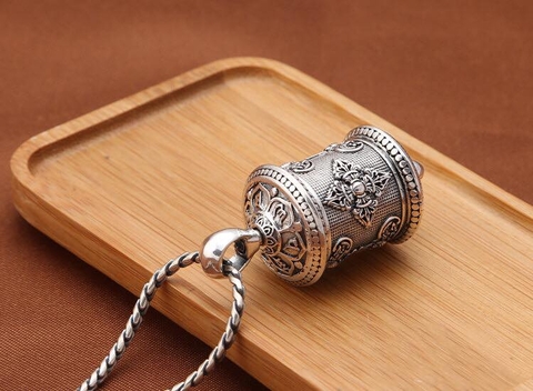 MẶT DÂY CHUYỀN BẠC BIỂU TƯỢNG KINH LUÂN KHẮC OM MANI PADME HUM