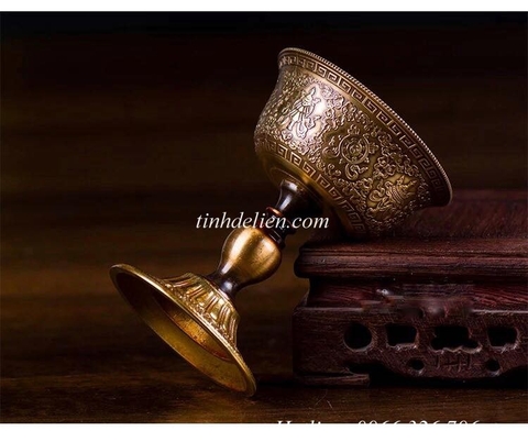 CHÂN ĐÈN BƠ CÚNG PHẬT