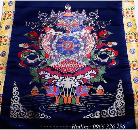RÈM GẤM THÊU BIỂU TƯỢNG KALACHAKRA VÀ BÁT CÁT TƯỜNG KẾT HỢP 