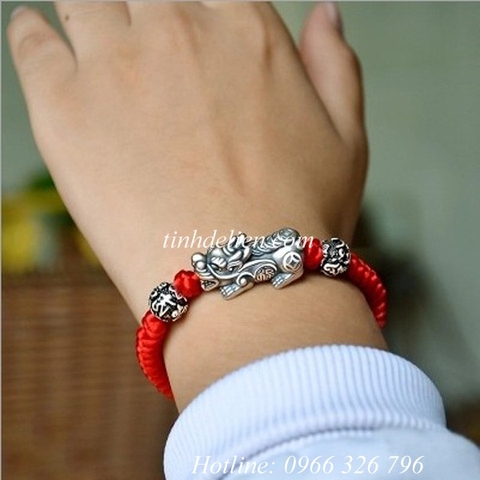 VÒNG VẢI ĐEO TAY KẾT HỢP TỲ HƯU VÀ HẠT BẠC KHẮC OM MANI PADME HUM