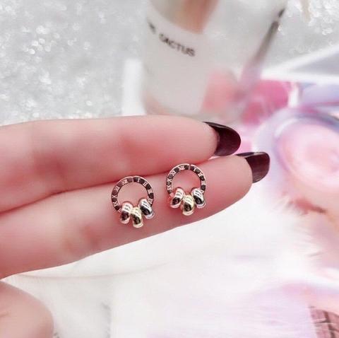 Khuyên tai tròn mặt la mã thả 3 tròn trơn LJL80468800