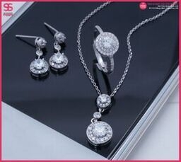 Yêu Em Từ Cái Nhìn Đầu Tiên