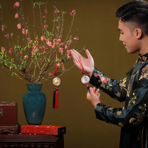 Treo phong thủy Thần Tài Xoay Luân Hồi Phun Vàng Cát 24K 9999