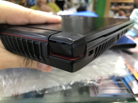 Bản lề laptop bị lỏng. Nguyên nhân do đâu? Nên sửa ở đâu uy tín chất lượng?