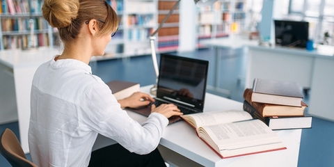 Top 10 Laptop Cho Sinh Viên Dược Tốt Nhất 2022