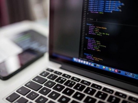 Những lưu ý khi chọn laptop học lập trình cho sinh viên