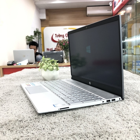 Laptop HP Pavilion 15-cs2033TU