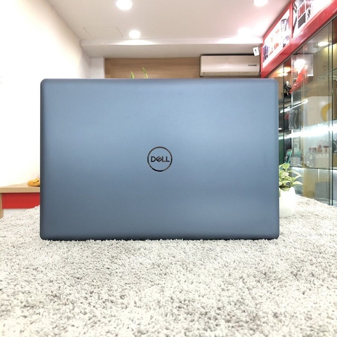 ​​​​​​​DELL Inspiron 5570