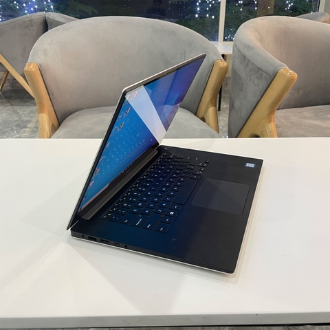 Laptop cũ Dell XPS 9560 (i5,i7-7700HQ | RAM 8GB | SSD 256GB | NVIDIA GTX 1050 | 15.6 inch FHD/4K Cảm Ứng)